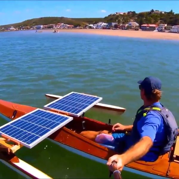 Kayak sin remos con energía solar