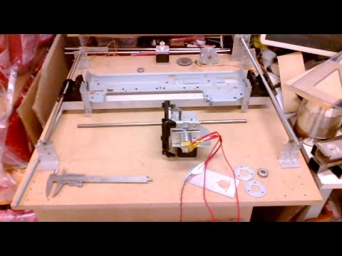 Impresora 3D casera con partes recicladas