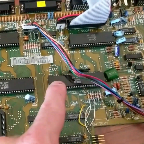 Reparar y poner en funcionamento una Amiga 500+