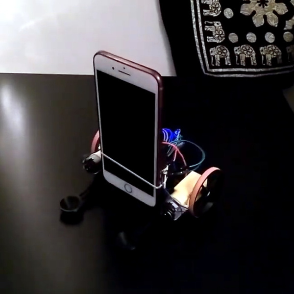 Un carro robótico impreso en 3D para tu teléfono