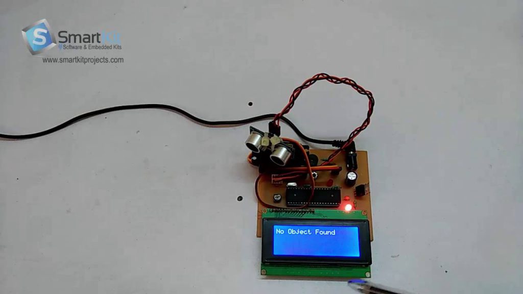 Proyecto de sistema de radar ultrasónico usando un microcontrolador base 8051