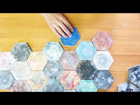 Soldar un molde para hacer azulejos con residuos plásticos